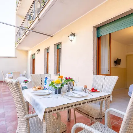 Dimora Al Naviglio Guest house