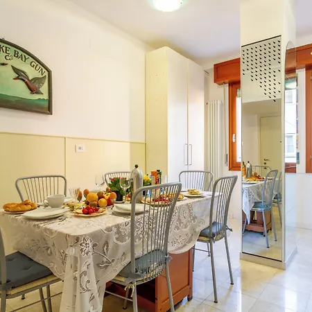 Guest house Dimora Al Naviglio 3*